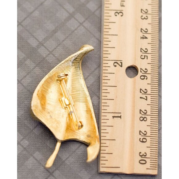 Vintage Mid Century Gold Tone Leaf Brooch G17 - Picture 2 of 2